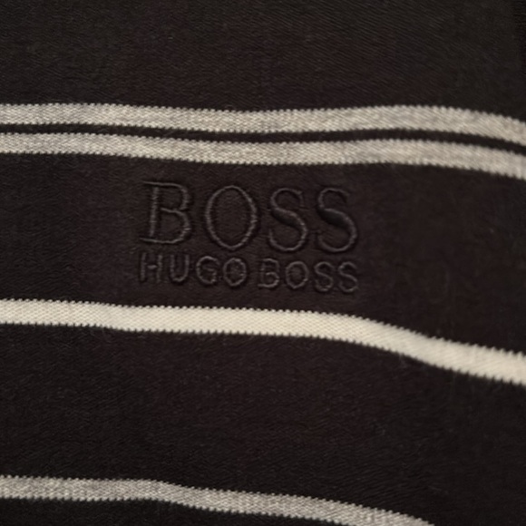 Hugo boss tee - Picture 2 of 5